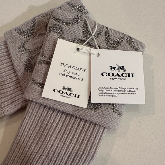 Coach Gloves NWT - Picture 2 of 5